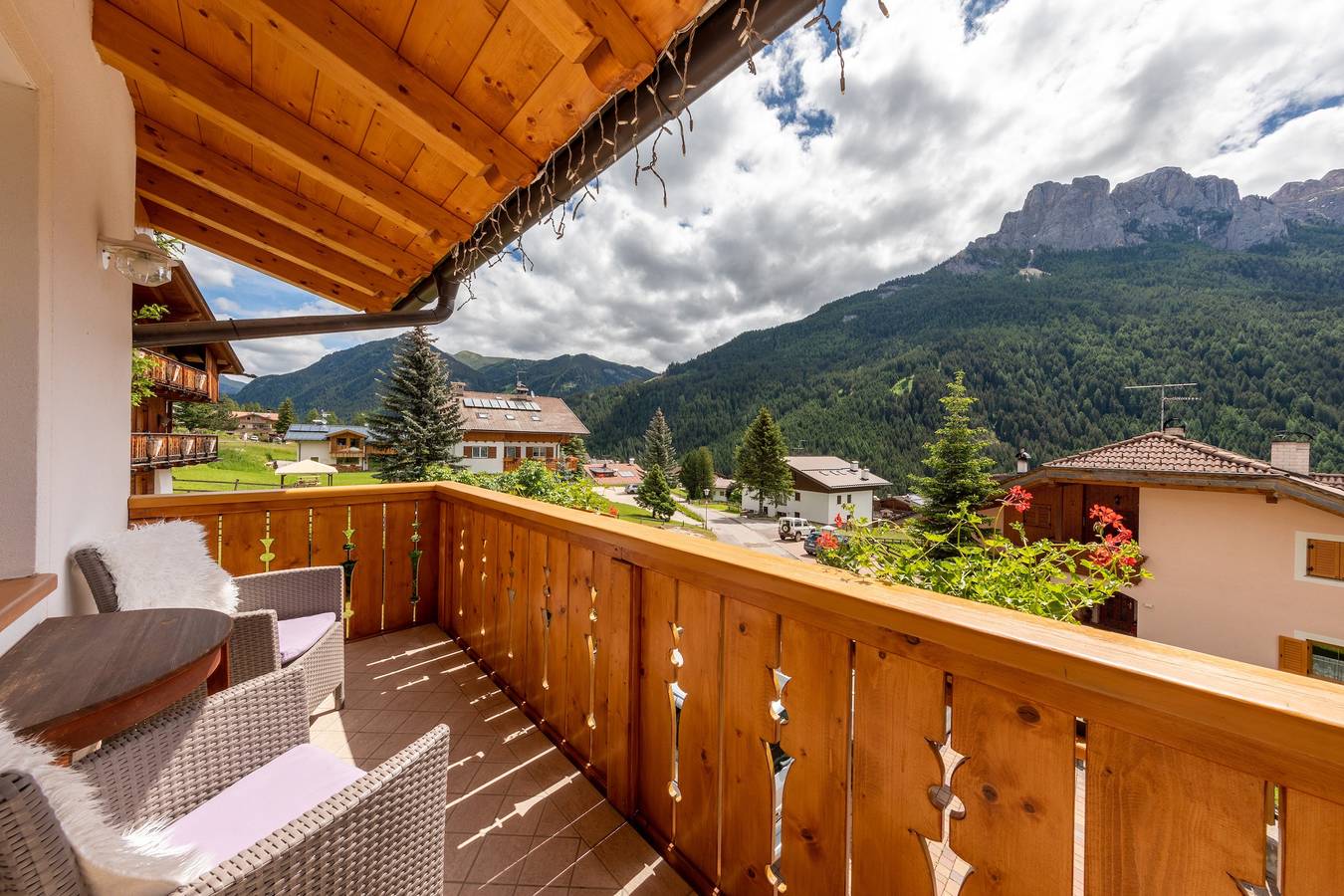Appartamento intero, Appartamento di charme "Majon d'Aisciuda Latemar" con vista sulle montagne in Vigo di Fassa, San Giovanni di Fassa