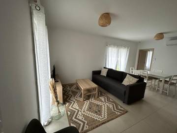 Gîte pour 4 personnes, avec terrasse et jardin à Châteauneuf-de-Galaure