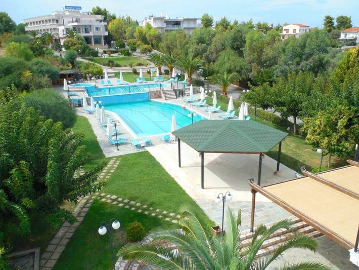 Hôtel pour 2 personnes, avec Balcon et Terrasse ainsi que Jardin et Bassin pour enfant