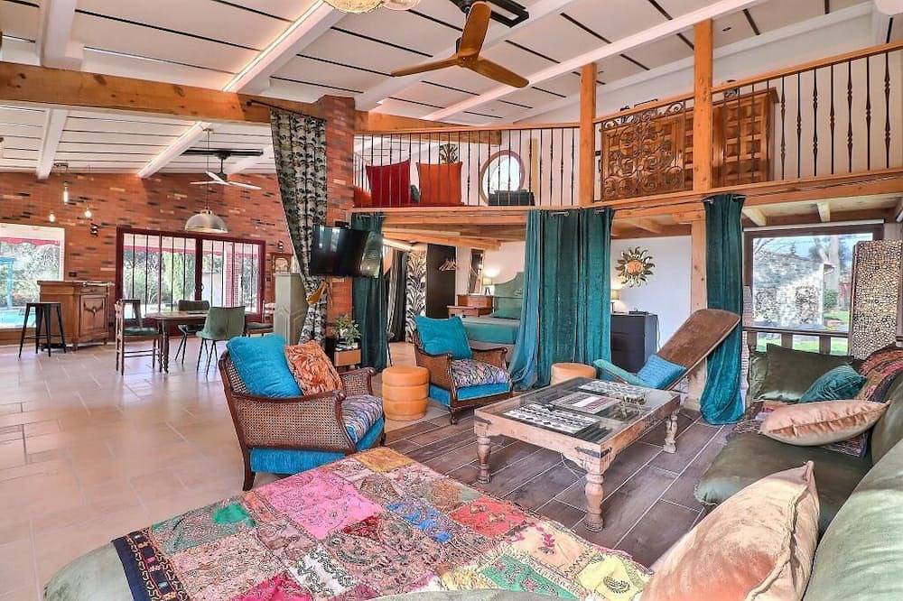 L'atelier - Atypical loft with swimming pool and 3* garden in Aubais, Region de Nimes