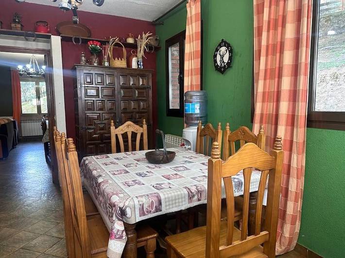 Casa rural para 16 personas, con vistas además de jardín y piscina en El Tiemblo - 2