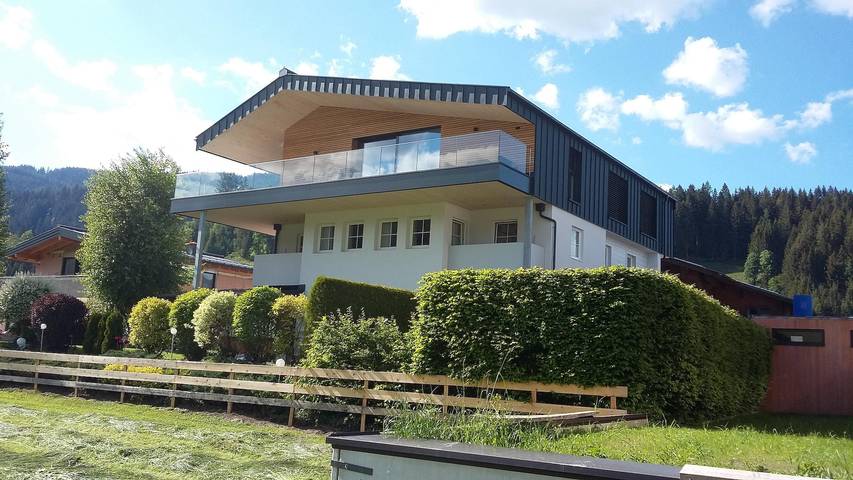 Ferienwohnung für 5 Personen, mit Garten und Balkon in Flachau