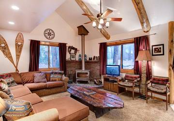 Log Cabin for 9 Guests in Wawona, Mariposa County, Picture 2