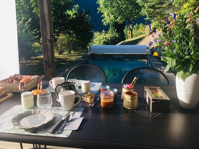 Chambre d’hôte pour 2 personnes, avec jardin et piscine en Savoie - 2