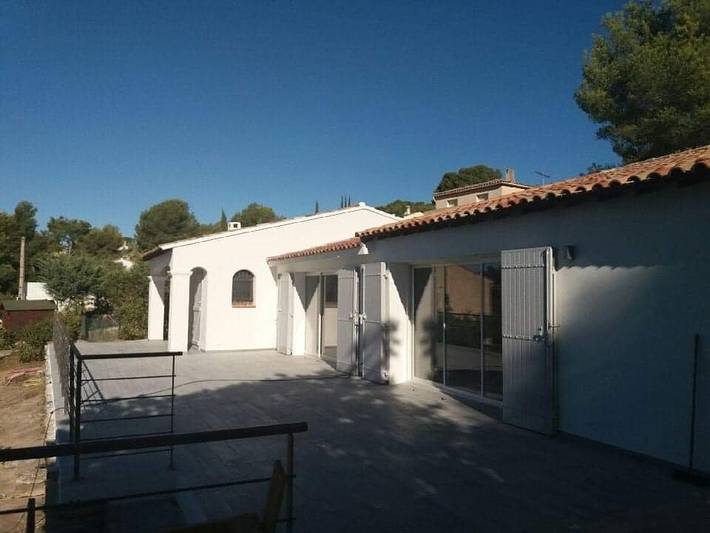 Location de vacances pour 8 personnes, avec piscine ainsi que jardin et balcon à La Cadière-d'Azur - 2
