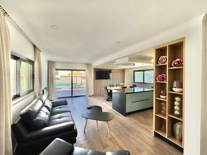 Casa rural para 6 personas, con jacuzzi además de balcón y piscina en Paderne - 2