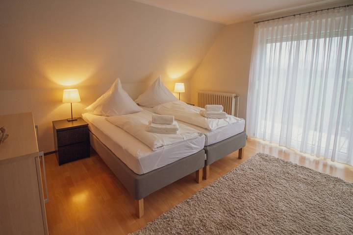 Ferienhaus für 7 Personen, mit Terrasse und Garten in Krummhörn uttum (Nordsee)