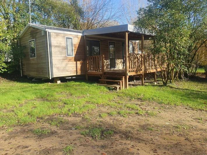 Mobil home pour 4 personnes, avec terrasse et piscine à Commequiers