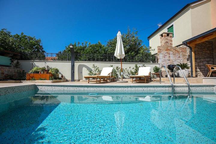 Villa pour 4 personnes, avec jacuzzi et jardin ainsi que sauna et piscine à Sali - 4
