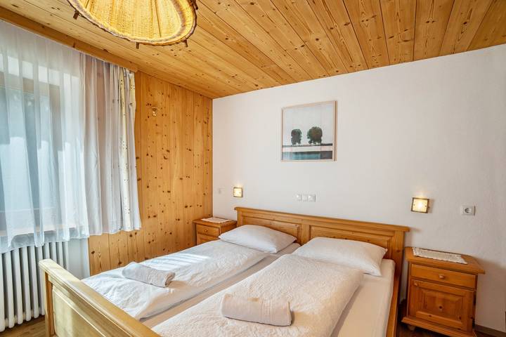 Entire apartment, Apartment 'Gartnerhof Rose' with Mountain View, Shared Garden and Wi-Fi in Stubai Alps, Brenner
