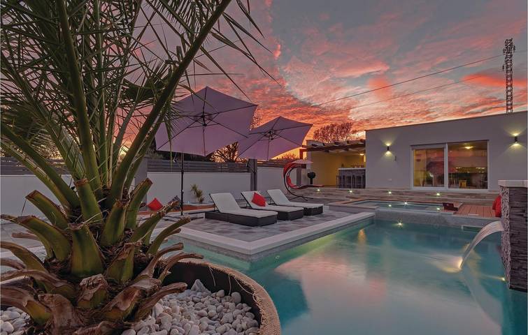 Ferienhaus für 10 Personen, mit Terrasse in Sisan - 4