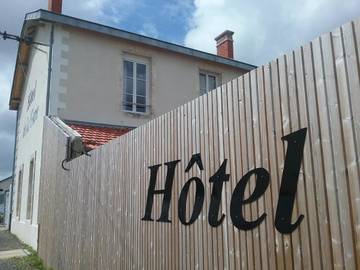 Hôtel pour 2 personnes, avec terrasse et jardin à Surgères