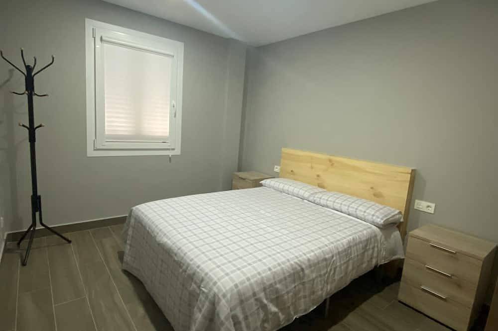Entire apartment, Casa Orensanz en Hecho in Hecho, Valle de Hecho