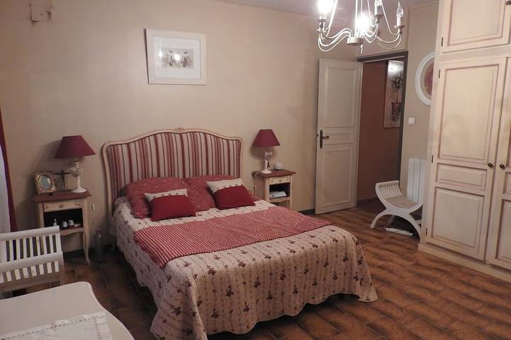 Location de vacances pour 6 personnes, avec jardin et piscine à Istres - 2