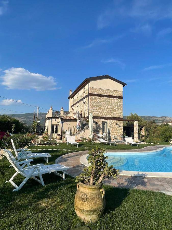 Casa vacanza per 4 persone, con Terrazza e Giardino nonché Piscina e Panorama a Spigno Saturnia