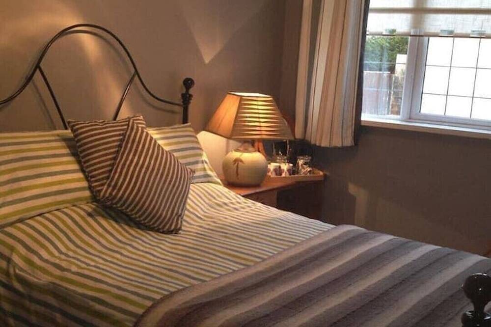 Oakville, entire luxury home, A Place For Grown Up Getaways in County Wicklow