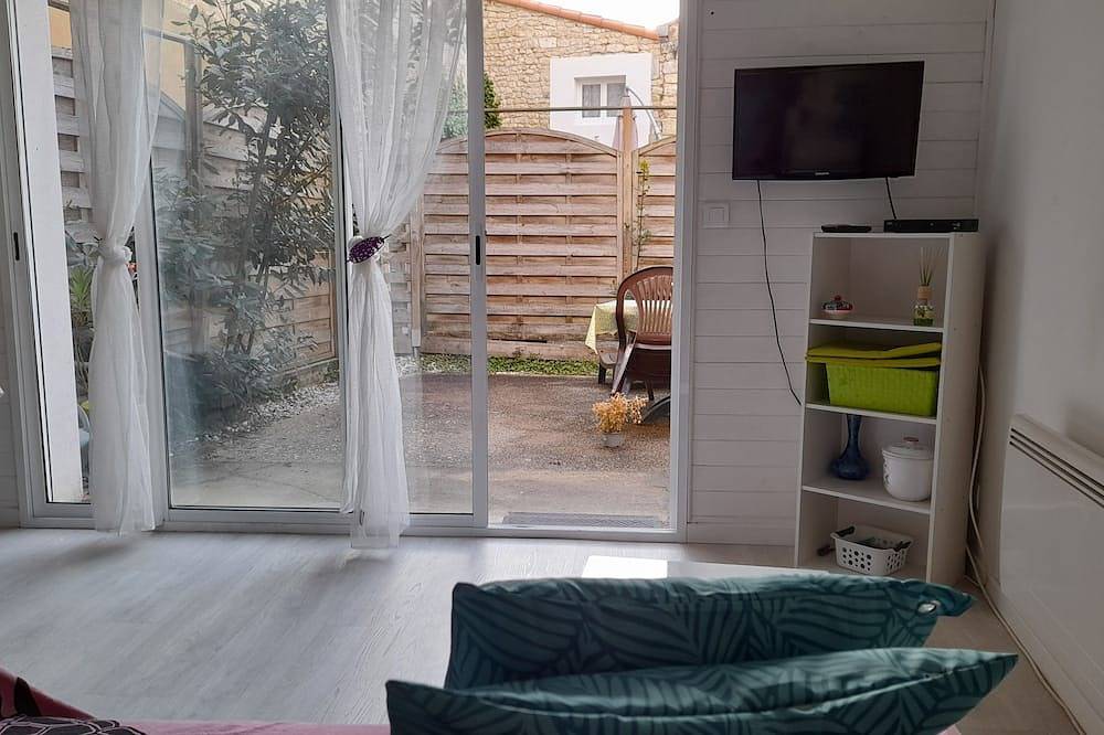 Appartement entier, 1/2 pers, Charme et confort, à 10 min plages de Royan !  wifi fibre. Ancv . 2*. in Saujon, Côte de Beauté