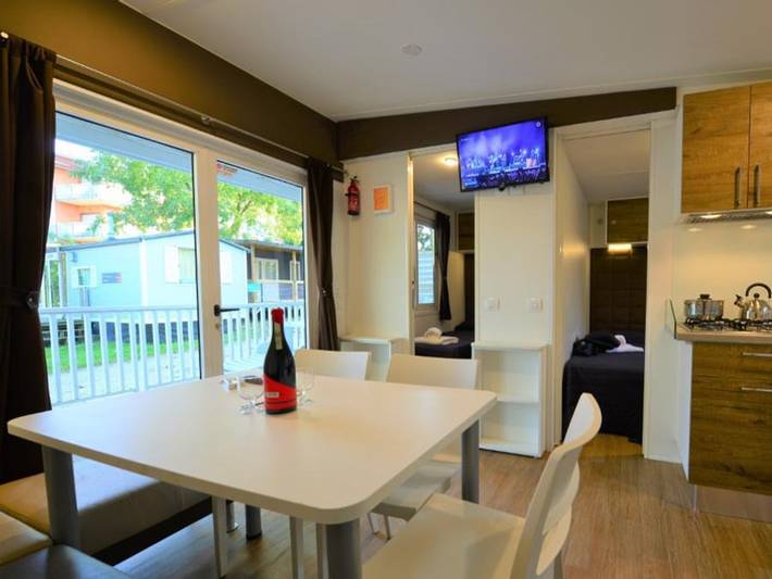 Wohnwagen für 6 Personen, mit Kinderpool in Peschiera del Garda - 3