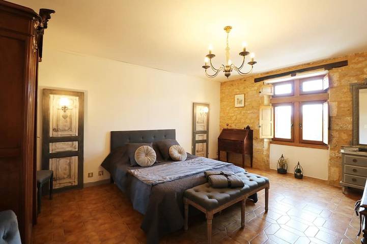 Location de vacances pour 6 personnes, avec balcon et jardin, animaux acceptés à Beynac-et-Cazenac - 2