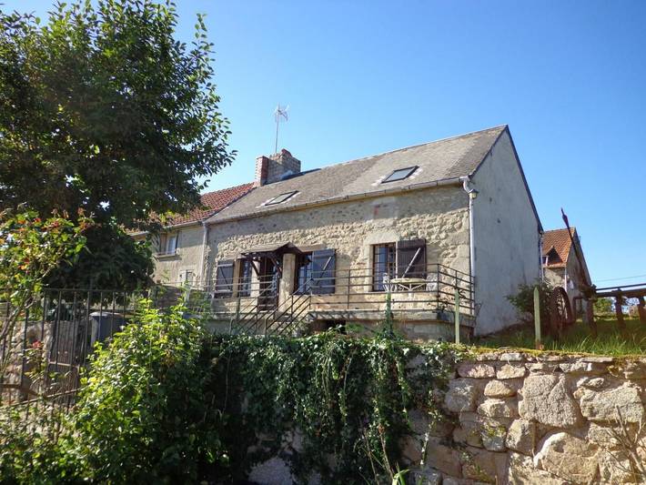 Charmantes renoviertes 3-Zimmer-Haus im Morvan in Quarré-les-Tombes, Naturpark Morvan
