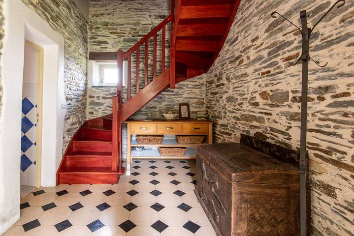 Gîte pour 6 personnes, avec jardin ainsi que piscine et terrasse, animaux acceptés à Sixt-sur-Aff - 2