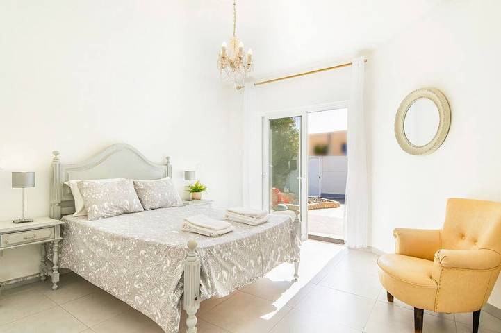 Villas with 2 Heatable Pools & BBQ in Carvoeiro, Faro Distrikt