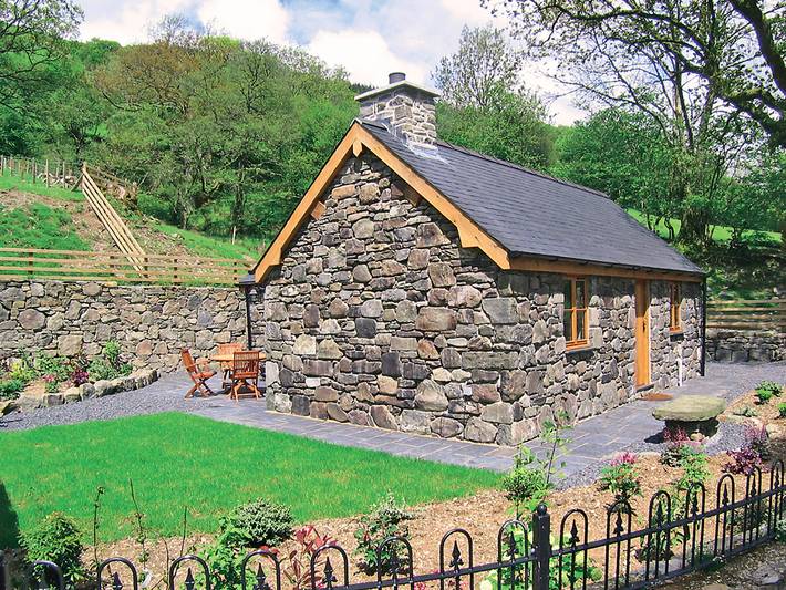 Cottage for 2 people, with garden in North-Wales