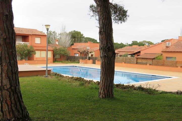 Ferienhaus für 6 Personen, mit Garten und Pool - 1