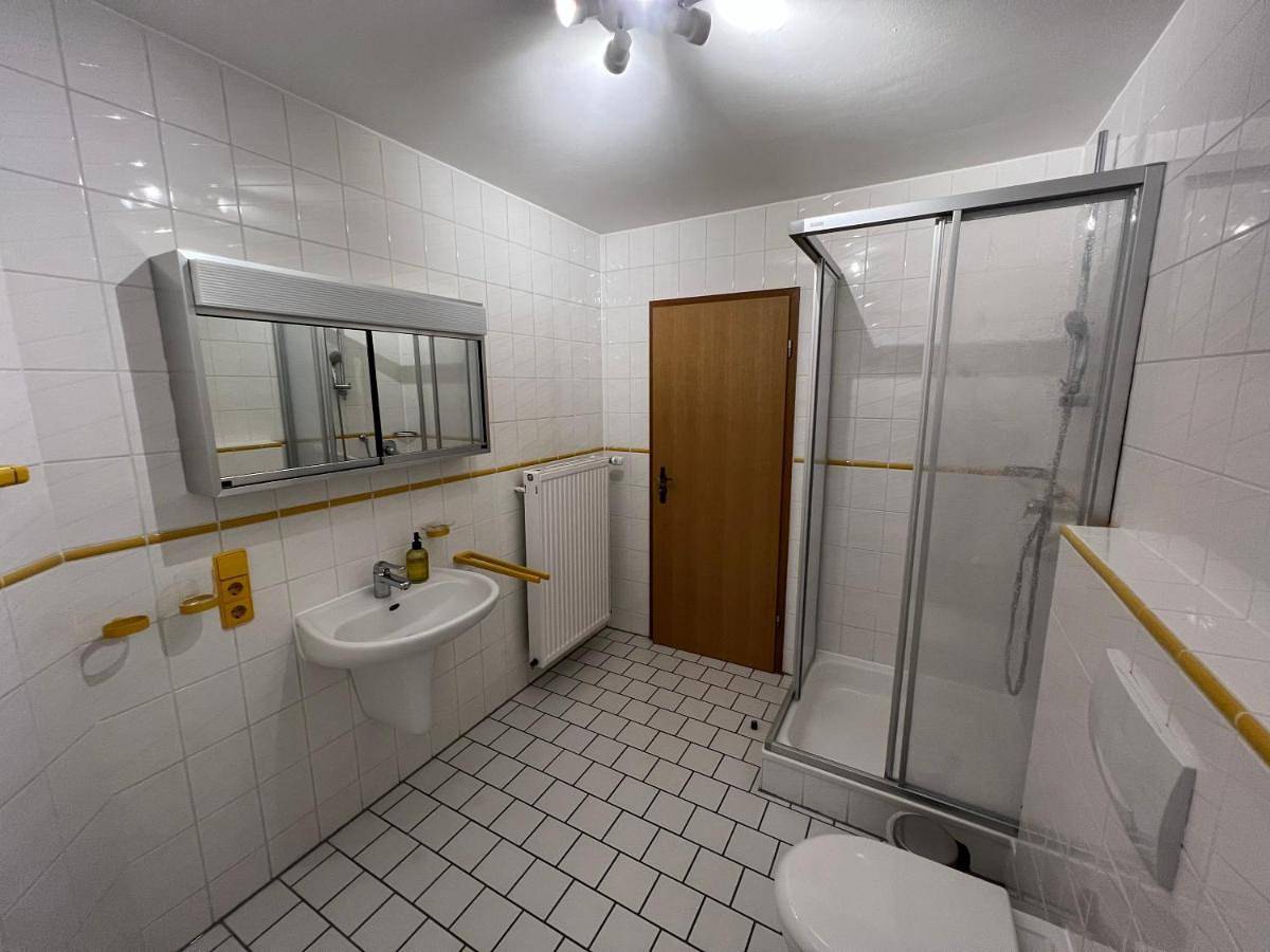 Ganze Wohnung, Apartment with Garden View in Wilhelmsdorf, Region Bodensee-Oberschwaben