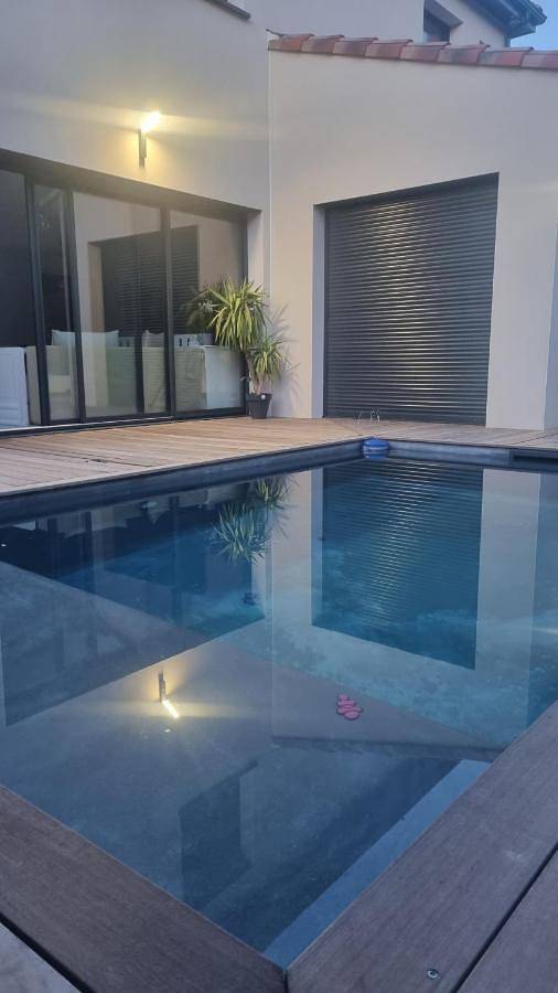 Villa pour 8 personnes, avec Terrasse et Jardin ainsi que Piscine et Vue à Lunel