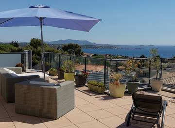 Gîte pour 4 personnes, avec jardin et piscine ainsi que jacuzzi et terrasse à Bandol
