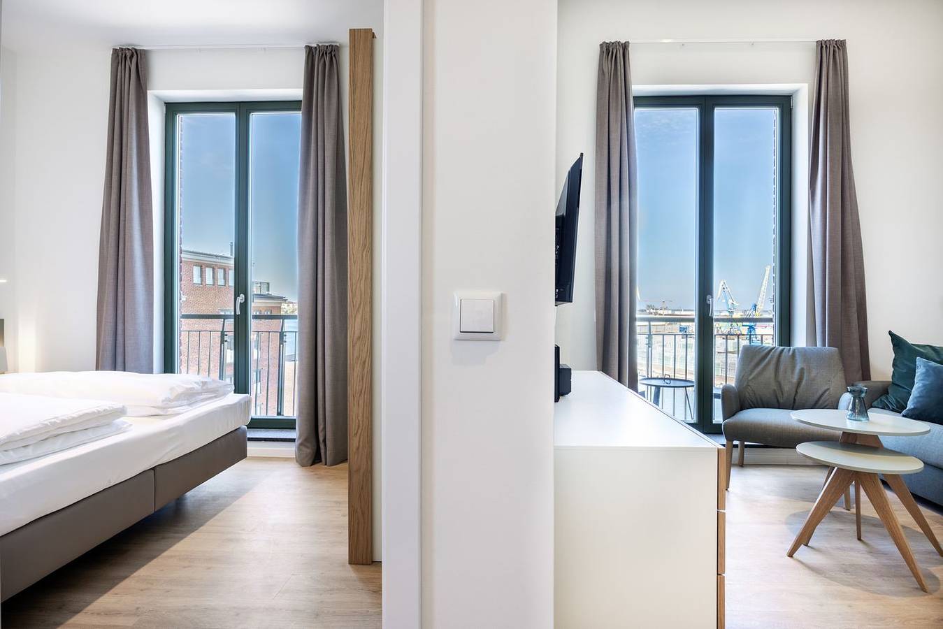 Ganze Wohnung, Lichtdurchflutetes Hafenapartment mit Panoramaausblick, Dachterrasse und Balkon in Wismar, Nordwestmecklenburg (Wismar und Umgebung)