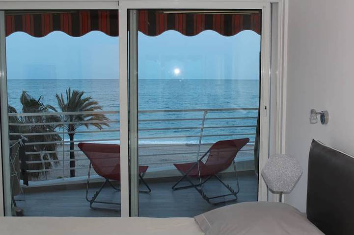 Appartamento intero, Splendido appartamento fronte mare vista mare in Cagnes-sur-Mer, Costa mediterranea (Francia)