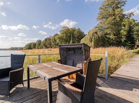 Ferienhaus für 6 Personen, mit Terrasse und Garten sowie Pool und Seeblick in Wandlitz - 3