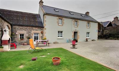 Gîte pour 6 personnes, avec terrasse et jardin dans Plage de Lestrevet
