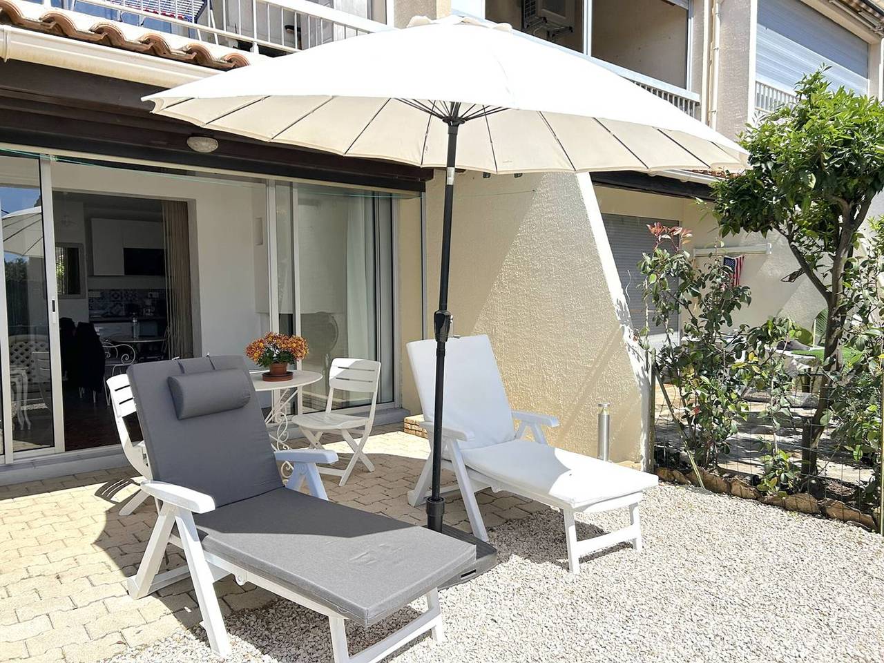 Appartement entier, Studio 4 Couchages avec Jardin et Piscine à Bormes-les-Mimosas in Bormes-les-Mimosas, Région de Toulon