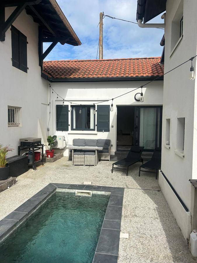 Appartement de vacances pour 2 personnes, avec piscine ainsi que balcon et vue