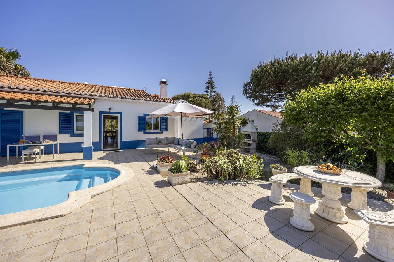 Casa Jasmine - Eingezäunter Garten, Pool und Algarve-Sonne in Vale de Telha, Aljezur