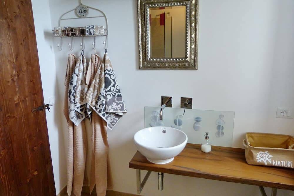 Appartement entier, Casa Collinetta, charmante maison de campagne récemment rénovée dans les Marches in Pergola, Valle del Metauro