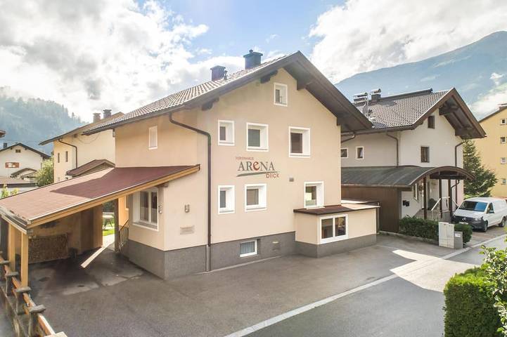 Holiday home for 13 people, with garden - 1