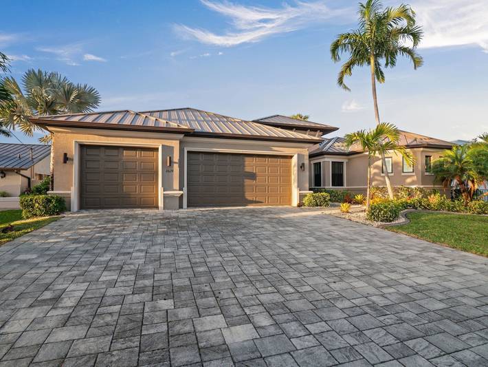 Luxuriöse Villa mit privatem Steg in Cape Coral, Southwest Florida