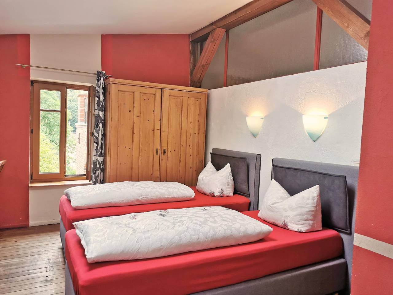 Ganze Ferienwohnung, Appartement Brennerei Haselberg - 2 Schlafzimmern" in Wriezen, Märkisch-Oderland