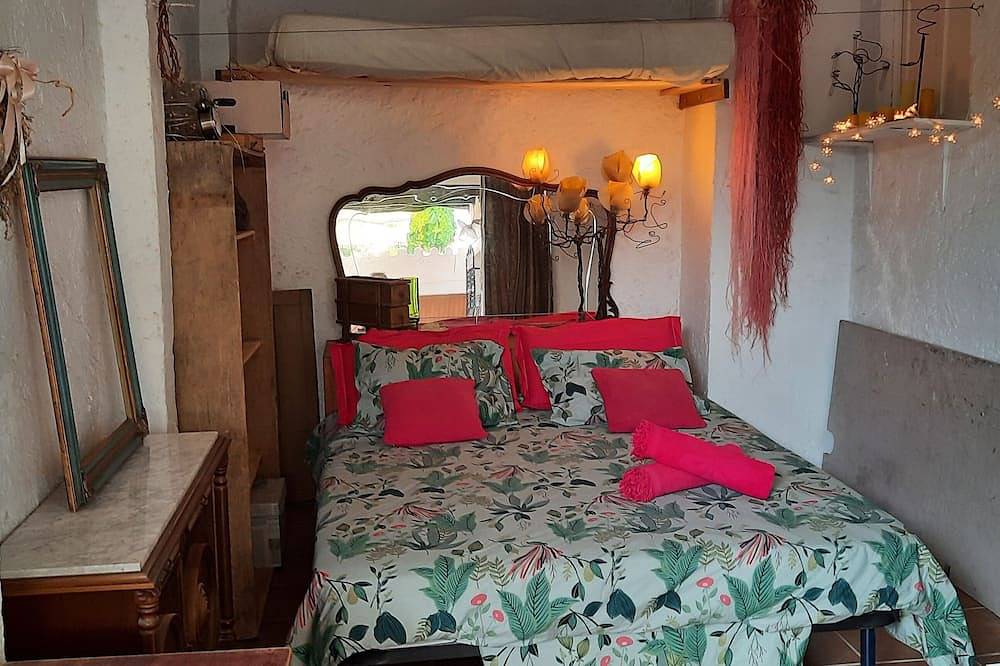 Apartamento entero, Patio Tipique Andalous, à 10 mnt de L'alhambra, Animaux de Compagnie Acceptés in Barrio de la Vega, Monachil
