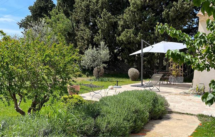 Ferienhaus für 15 Personen mit Terrasse in Eyragues, Arles und Umgebung