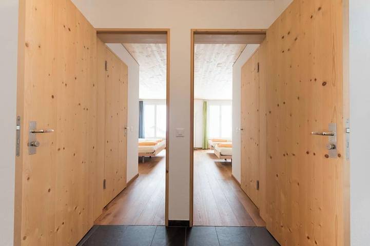Ganze Wohnung, Ferienhaus Isla, (Nufenen) in Rheinwald, Hinterrhein