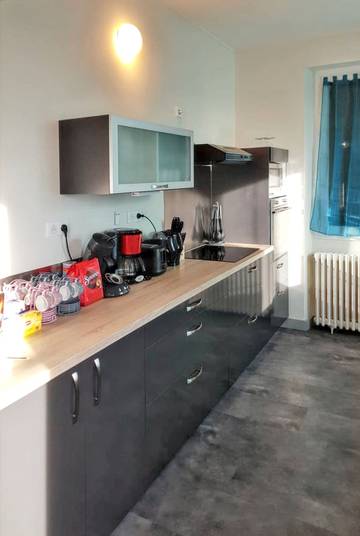 Location de vacances pour 14 personnes, avec terrasse dans Montsalvy