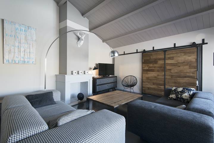 Location de vacances pour 12 personnes, avec jardin et terrasse, animaux acceptés dans Plage De L Arnerault La Flotte - 3