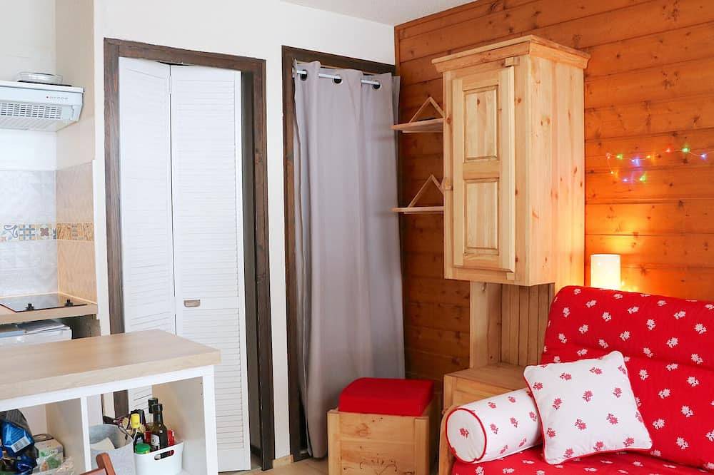 Apartamento entero, Estudio acogedor cerca de pistas de esquí y senderos en Bernex in Bernex, Thonon-les-Bains region