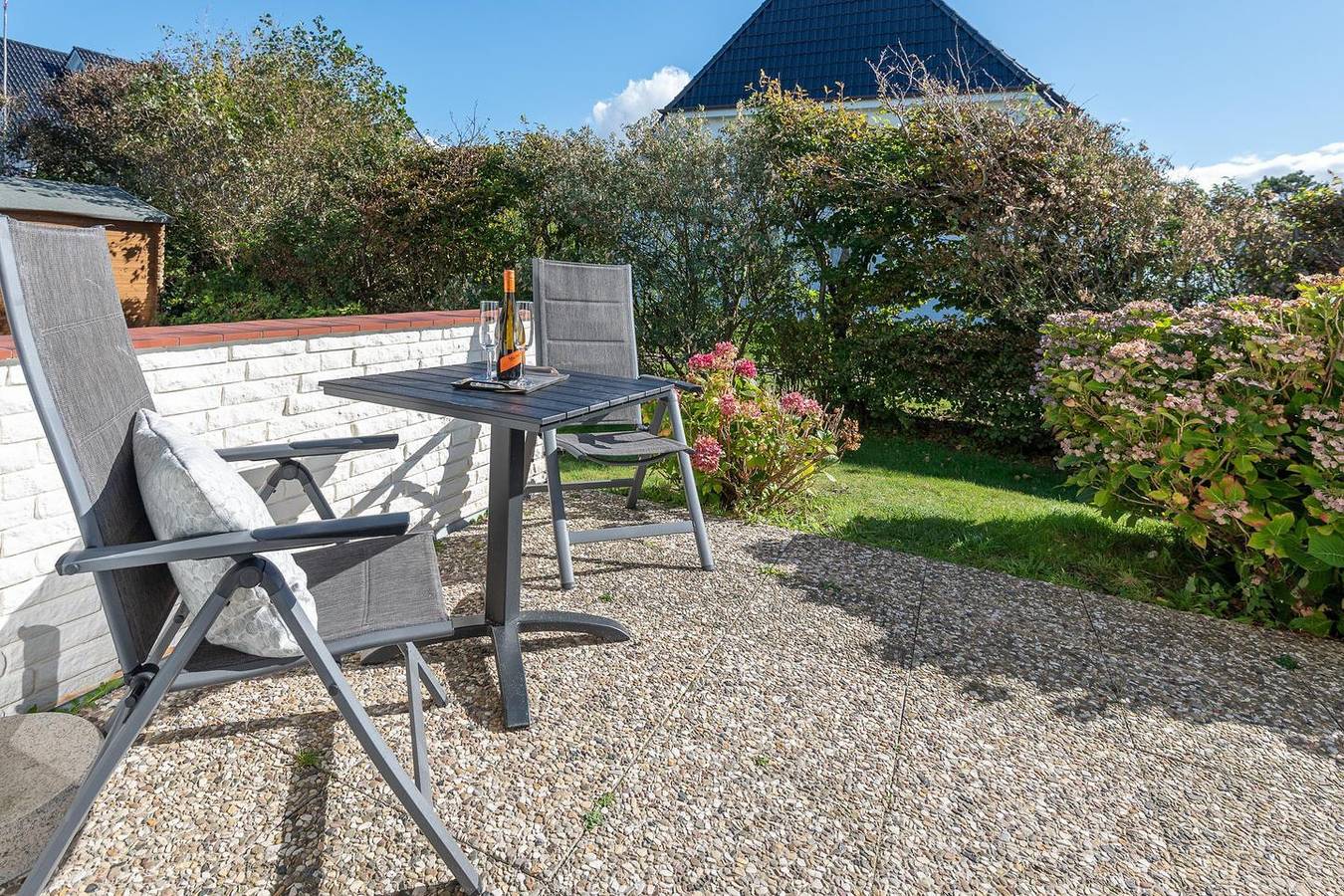 Ganze Wohnung, Hochwertige und strandnahe 2-Zimmer-Ferienwohnung mit ca. 65 m² für 2 Personen in Wenningstedt, Sylt