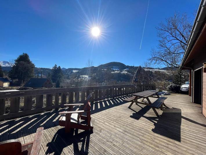 Gîte pour 11 personnes, avec vue et terrasse à Murat-le-Quaire - 2